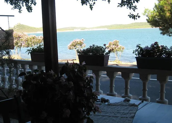 בית אירוח Dostlar