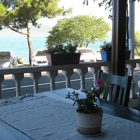 Dostlar Alloggio in famiglia Ayvalı